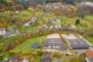 Reitanlage im Schwarzwald auf einem Erbpacht-Grundstück mit zwei Wohneinheiten! – Die vollständige Adresse der Immobilie erhältst du vom Anbieter., 75323 Bad Wildbad – Vorschaubild 2