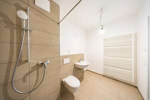 Geräumige Neubauwohnung an der Dahme mit Fußbodenheizung und Balkon / WBS bis 140 % erforderlich – Wendenschloßstr. 166, 12557 Köpenick, Berlin – Vorschaubild 8