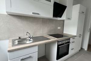MT an CS 16.10 zum 1.11 Stillvoll sanierte 2 Zimmer Wohnung in Bad Vilbel – Büdinger Str. 13, 61118 Bad Vilbel – Vorschaubild 1