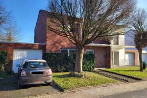 BEZUGSFREI: 2-FAMILIENHAUS MIT 2 GARAGEN UND TOLLEM GARTEN IN ROMMERSKIRCHEN-ANSTEL ZU VERKAUFEN... – Am Rosenend 5, 41569 Rommerskirchen – Vorschaubild 3