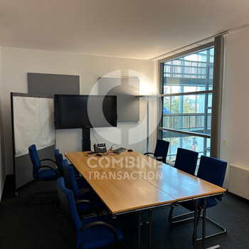 Preiswert an der Theresienhöhe. combine Transaction