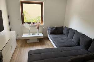 Mitten in Biebrich und doch ruhig gelegen! Chice, modernisierte 2 ZKB, Hoflage – Stettiner Str. 19, 65203 Biebrich, Wiesbaden – Vorschaubild 2