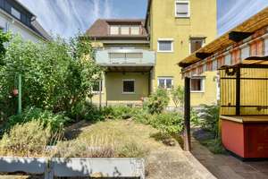 +++ komplett leer - freistehendes 3-Familien-Haus - bequeme Lage - Doppel-GA & Garten +++