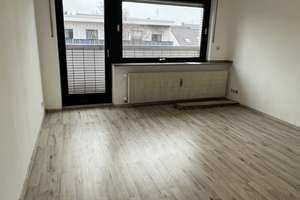 Dachgeschosswohnung mit zwei Balkon – Innenstadt Oberhausen – Die vollständige Adresse der Immobilie erhältst du vom Anbieter., 46045 Altstadt-Süd, Oberhausen – Vorschaubild 1