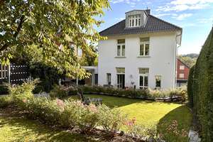 Denkmalschutz trifft Moderne – Stadtvilla mit 220 m² Wohnfläche – Die vollständige Adresse der Immobilie erhältst du vom Anbieter., 23611 Bad Schwartau – Vorschaubild 1
