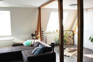 Charmante Maisonette-Dachgeschosswohnung im Jugendstilgebäude