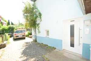 + Hinterhaus DHH mit großem Garten - PKW-Stellplatz - überdachte Terrasse & Balkon + – Rems-Murr-Kreis – Vorschaubild 3