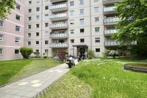 Moderne 3-Zimmer-Wohnung in Augsburg-Zentrum mit Balkon, Tiefgarage & Aufzug – WG-geeignet – Hochfeldstraße 3, 86159 Bahnhofs-, Bismarckviertel, Augsburg – Vorschaubild 2