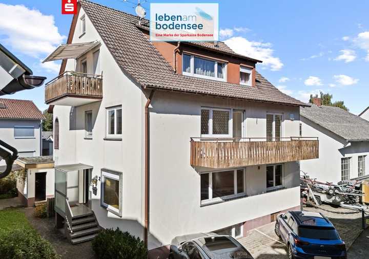 2. Reihe zum See -
großzügiges Dreifamilienhaus in ruhiger Lage