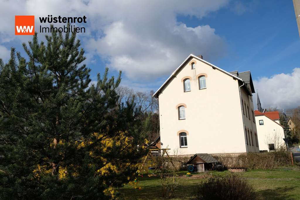 Immobilie in Wildenfels - Großes Mehrfamilienhaus mit 3 Wohnungen, Garten & Potenzial in ruhiger Lage - Bild 1