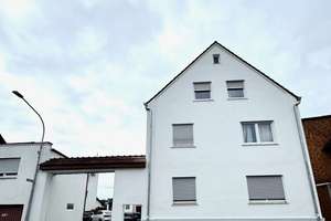 WEITERSTADT: Teilmodernisiertes Mehrfamilienhaus mit 2 Garagen & 2 Außenstellplätze! – Die vollständige Adresse der Immobilie erhältst du vom Anbieter., 64331 Weiterstadt – Vorschaubild 1