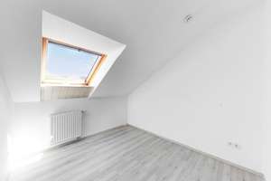 Wohnen mit Weitblick – gepflegte Dachgeschosswohnung mit Balkon, Stellplatz & niedrigem Hausgeld – Die vollständige Adresse der Immobilie erhältst du vom Anbieter., 97828 Marktheidenfeld – Vorschaubild 5