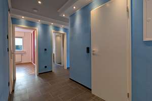 Großzügige Wohnung mit Terrasse, zwei Bädern, Garage und vielseitig nutzbarem Anbau - provisionsfrei – 46049 Alstaden-Ost, Oberhausen – Vorschaubild 3