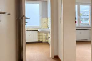 Großzügige 3 Raum Wohnung mit optimaler Raumaufteilung und Sonnenterrasse in begehrter Wohnlage – 40547 Lörick, Düsseldorf – Vorschaubild 9