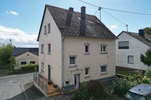 Komplett renoviertes Einfamilienwohnhaus mit angrenzender ehem. Scheune und PKW-Garage – Die vollständige Adresse der Immobilie erhältst du vom Anbieter., 56858 Peterswald-Löffelscheid – Vorschaubild 1