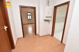 Schicke Wohnung im hellen Dachgeschoss mit Einbauküche – Ludwig-Kirsch-Straße 32, 9130 Sonnenberg, Chemnitz – Vorschaubild 4