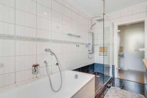Traumhafte Ruheoase! Elegantes Stadthaus mit 700m² Grundstück, Pool und einzigartigem Garten – Die vollständige Adresse der Immobilie erhältst du vom Anbieter., 90439 St. Leonhard, Nürnberg – Vorschaubild 17