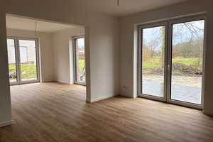 Neubau und Erstbezug: Moderne Doppelhaushälfte in Rastede umgeben von Grün – Buschweg 31, 26180 Ammerland (Kreis) – Vorschaubild 5