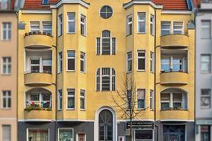 Aufgeteilter Altbau mit Erweiterungspotential