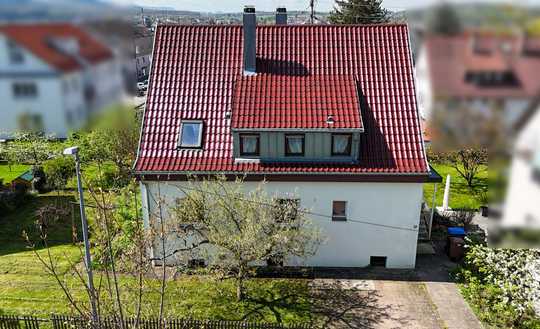 Wohnen im Grünen, leben im Zentrum – Ihr Traumhaus in Metzingens bester Lage wartet auf Ihre Ideen