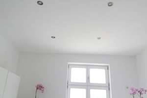 LED - Spots, Glattputz, Massivholzdielen und in der Mitte ein Kamin – Tiergartenstrasse 256, 42117 Elberfeld West, Wuppertal – Vorschaubild 15