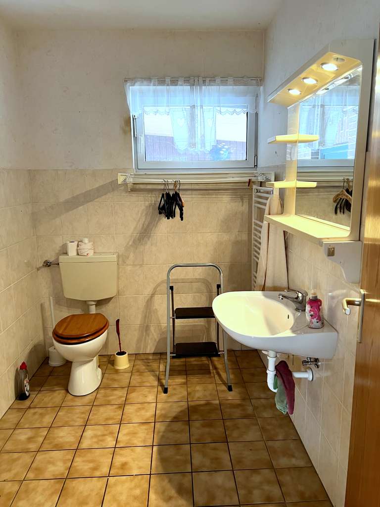 Immobilie in Wrist -  Großes familienfreundliches Einfamilienhaus mit zwei Garagen, in guter ruhiger Lage, zu verkaufen! - Bild 4