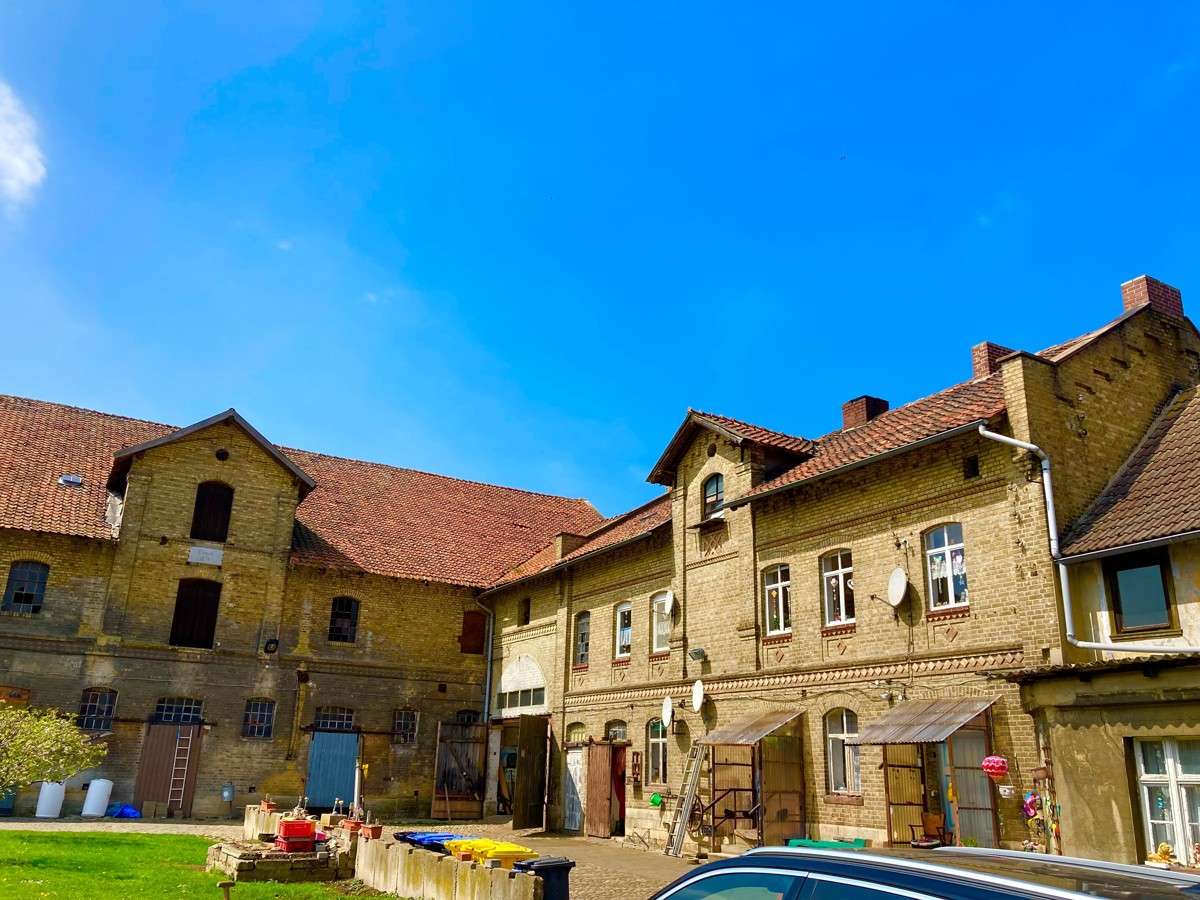 denkmalgeschützter 3-Seiten Hof mit einem Doppelhaus im Landkreis Harz, Harz Kreis – Bild 2