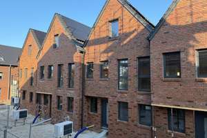 Willkommen in der Zukunft: Neubau-Reihenendhaus mit Einbauküche als Erstbezug in beliebter Lage!