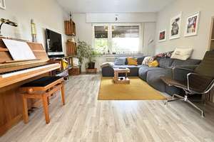 **DEMNÄCHST MODERNISIERT**Familiengerechtes Reihenhaus mit Dachstudio sucht nette Mieter! – Die vollständige Adresse der Immobilie erhältst du vom Anbieter., 53117 Auerberg, Bonn – Vorschaubild 1