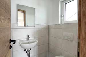 „Exklusives Wohnen mit 46 m² Dachterrasse – neuwertige 3-Zimmer-Wohnung in Münster“ – Pointweg 13, 86692 Münster – Vorschaubild 12