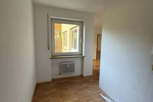 schön aufgeteilte 4-ZKB, WG geeignet mit neuer Einbauküche – Die vollständige Adresse der Immobilie erhältst du vom Anbieter., 86159 Universitätsviertel, Augsburg – Vorschaubild 9