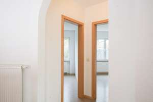 Von privat: Saarbrücken, gepflegte 3-Zimmer-Wohnung mit Südbalkon und Garage – 66115 Burbach, Saarbrücken – Vorschaubild 4