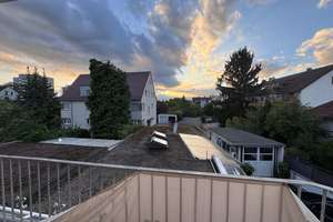 Gut geschnittene 3 Zimmer-Wohnung mit Balkon und EBK in F- Ginnheim – 60431 Ginnheim, Frankfurt am Main – Vorschaubild 4
