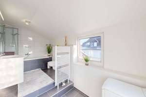 Außergewöhnliche Penthouse-Wohnung mit Panoramablick auf die Würzburger Festung – Die vollständige Adresse der Immobilie erhältst du vom Anbieter., 97074 Frauenland, Würzburg – Vorschaubild 10