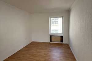 Kernsanierte 2,5-Zimmer-Wohnung mit großem Balkon in zentraler Lage  von Oberhausen – Lothringerstr 2, 46045 Oberhausen – Vorschaubild 2