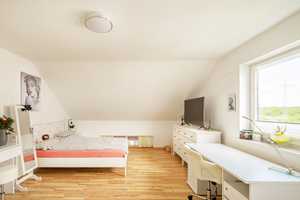 Traumhaus-Charakter! Modernes Einfamilienhaus mit großer Gartenanlage und Swimming-Pool – Karlsruhe (Kreis) – Vorschaubild 6