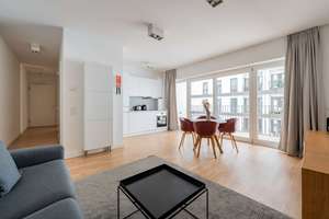 Guardian Berlin! Schöne Neubauwohnung mit 3 Zimmern und Loggia in sehr zentraler Mitte-Lage