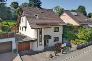 Gepflegtes Familiendomizil mit lauschigem Garten und Garage im grünen Herzen der Kurstadt – Baden-Baden – Vorschaubild 1