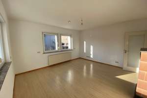 Helle und ruhige 4 Zimmer Wohnung mit Einbauküche in Stuttgart – Die vollständige Adresse der Immobilie erhältst du vom Anbieter., 70435 Zuffenhausen-Mitte, Stuttgart – Vorschaubild 3