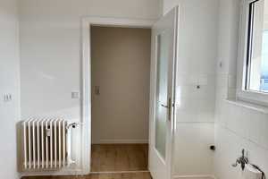 Helle modernisierte 2-Zimmer-Wohnung mit Loggia und Stellplatz in Bielefeld-Sieker – Detmolder Straße 212, 33604 Bielefeld – Vorschaubild 5