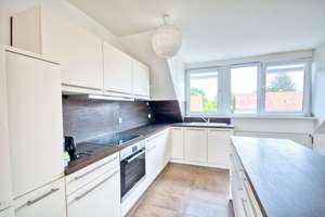 ⭐️ Sensation im Dachgeschoss - helle 5 Zimmer Wohnung mit Süd West Balkon und Blick ins Grüne – Die vollständige Adresse der Immobilie erhältst du vom Anbieter., 13403 Reinickendorf (Ortsteil), Berlin – Vorschaubild 4