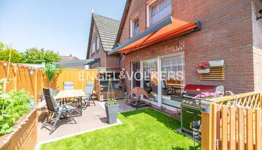 Bild von Gepflegte DHH mit Garten, Terrasse & Stellplatz in ruhiger Lage von Leer