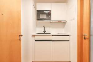 Stilvoll möblierte Etagenwohnung mit Balkon in zentraler Lage! – Mönchstraße 27, 70191 Am Pragfriedhof, Stuttgart – Vorschaubild 3