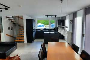 695000 € 
Auszug nach Vereinbarung 
Ohne Makler 
Modernes Reiheneckhaus in Zuffenhausen – Die vollständige Adresse der Immobilie erhältst du vom Anbieter., 70437 Zuffenhausen-Im Raiser, Stuttgart – Vorschaubild 5