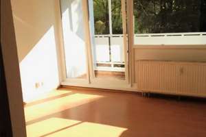 Sehr schönes, helles Apartment mit großem Sonnenbalkon! Single-Küche. Duschbad. 10 Min. zu Uni/Hbf! – Breslauer Straße 18, 66121 Eschberg, Saarbrücken – Vorschaubild 3