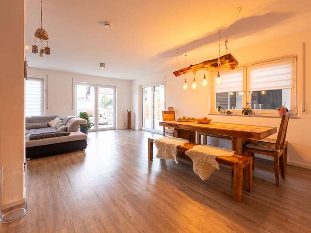 Immobilie in Buch - Familienfreundliche Doppelhaushälfte (Baujahr 2020) und Garten in ruhiger Lage von Buch - Bild 4