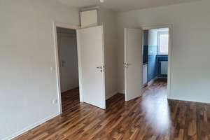 Schöne Dachgeschoss-Wohnung in 3-Familien-Haus (Moltkeviertel, Nähe Südbahnhof)