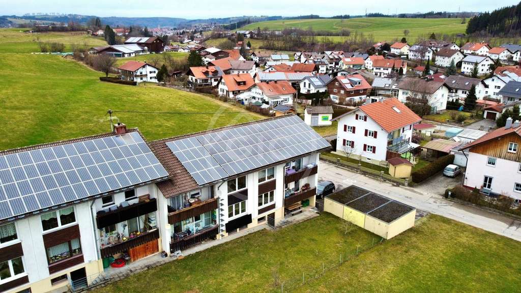 Immobilie in Günzach - Attraktive Kapitalanlage: Charmante 4-Zimmer-Etagenwohnung in Günzach - Bild 1