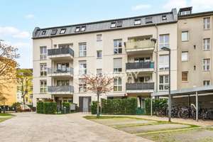 HOMEDAY- EXCLUSIV Moderne 3-Zimmer-Wohnung mit Balkon, Aufzug und hochwertiger Ausstattung – Die vollständige Adresse der Immobilie erhältst du vom Anbieter., 13585 Spandau (Ortsteil), Berlin – Vorschaubild 1