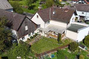 Flächenstarkes Einfamilienhaus mit Scheune, Garten & Ausbaupotenzial in Nidda-OT – Die vollständige Adresse der Immobilie erhältst du vom Anbieter., 63667 Nidda – Vorschaubild 1